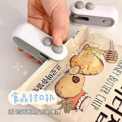2-in-1 Rechargeable Food Bag Sealer & Cutter – Portable Mini Heat Sealing Machine for Kitchen, Snacks & Meal Prep